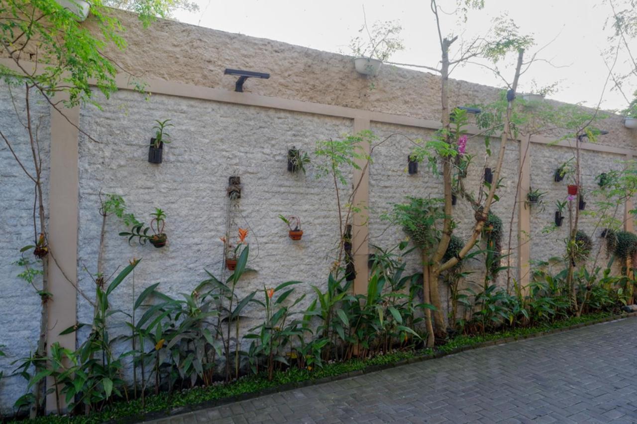Hotel Reddoorz Syariah At Omah Sawah Balong  Esterno foto